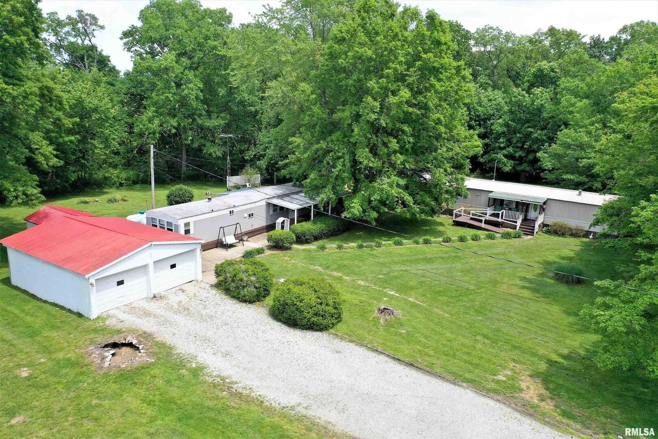 5370 Woodard School Rd., Salem, IL 62881