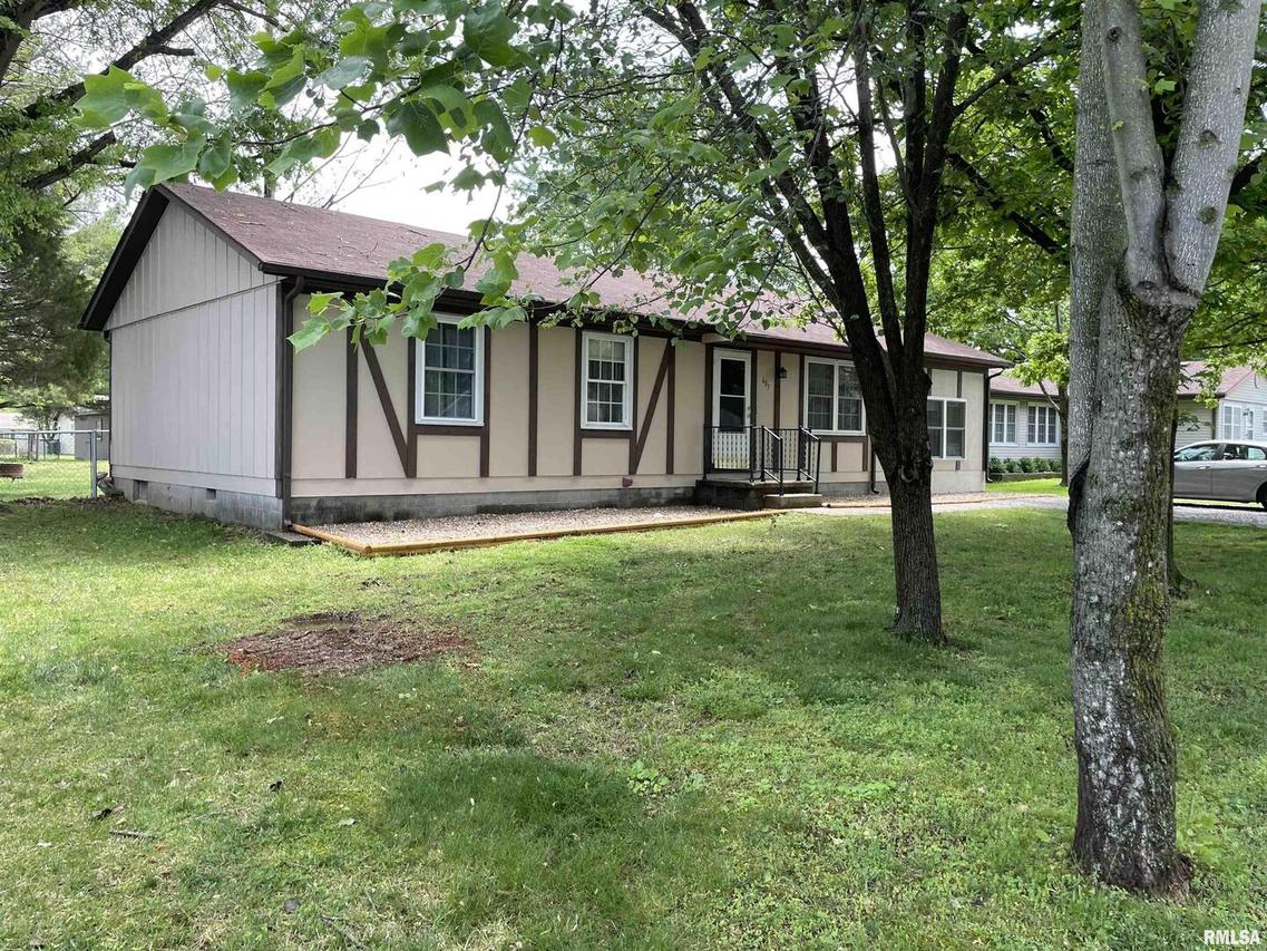 603 Valmar Dr., Marion, IL 62959