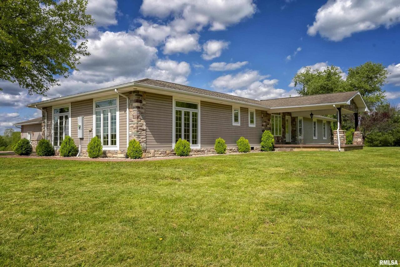 18652 Crab Orchard Rd., Marion, IL 62959