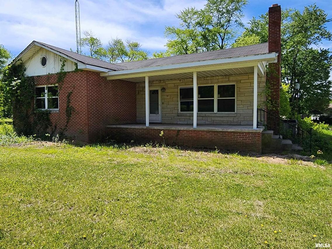 230 Illinois Highway 142 St., Eldorado, IL 62930