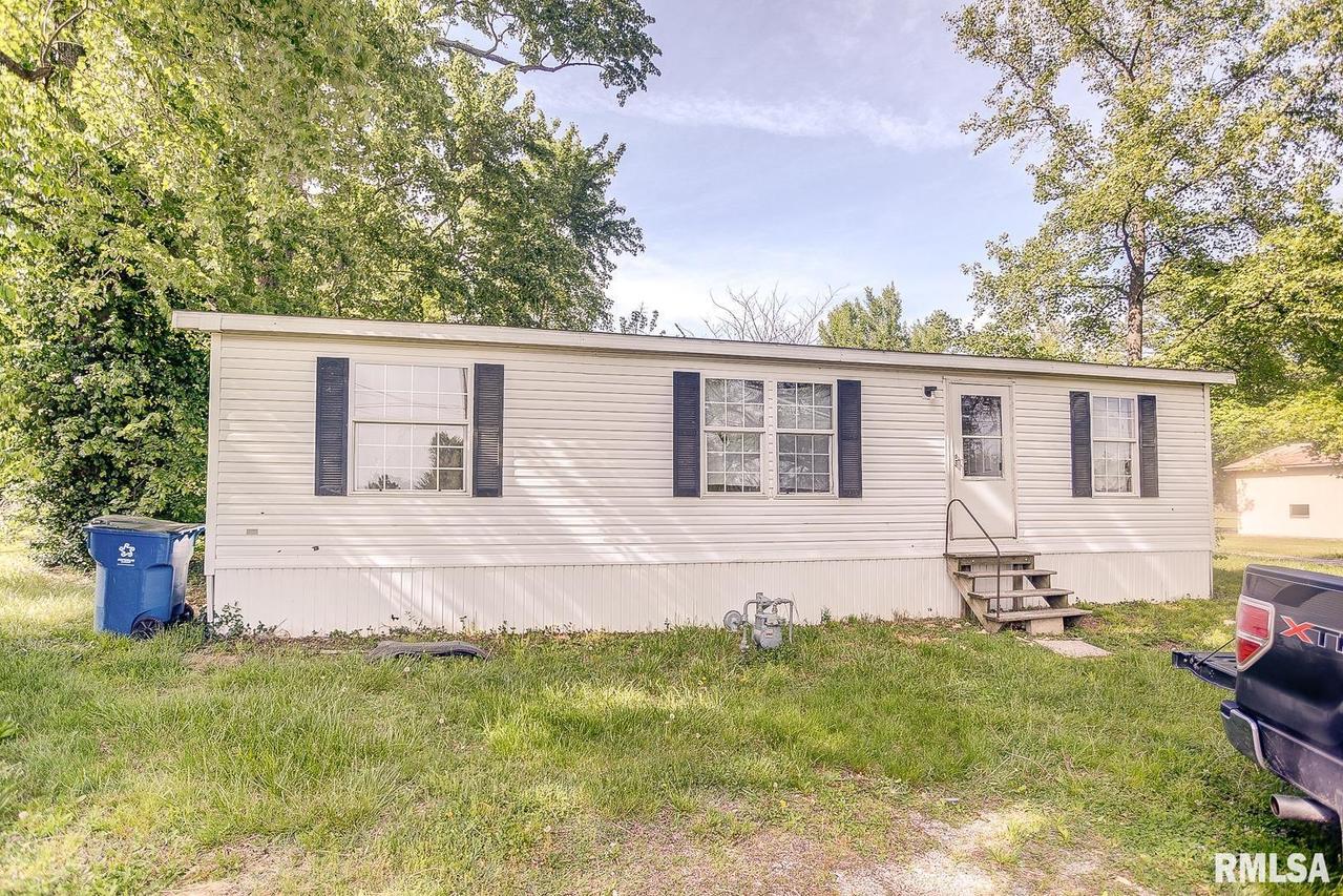 528 Meadowbrook Rd., Mt Vernon, IL 62864