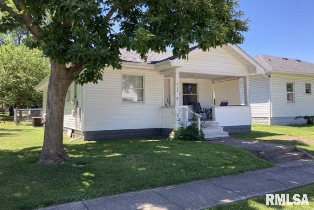 512 W Washington St., Benton, IL 62812