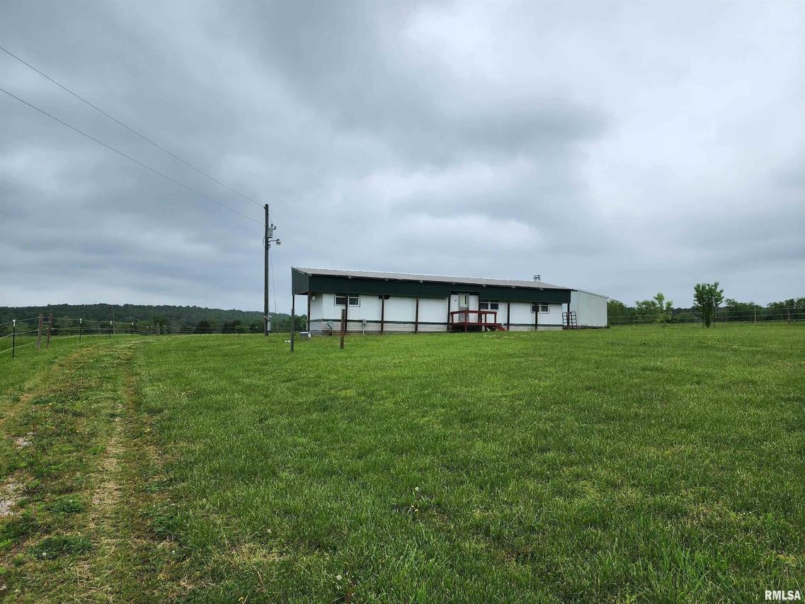 27 Old Tannery Rd., Golconda, IL 62938