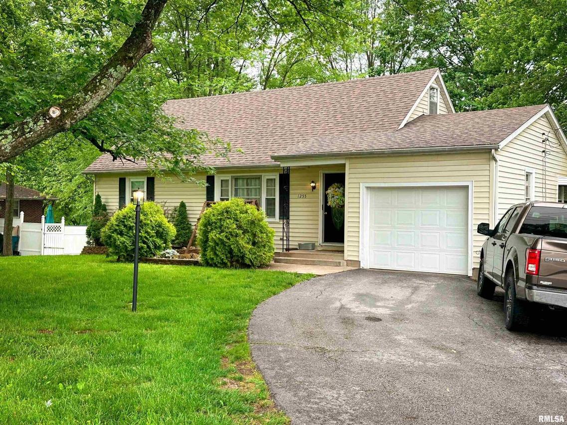 1255 N Old Hwy 51 Hwy., Anna, IL 62906