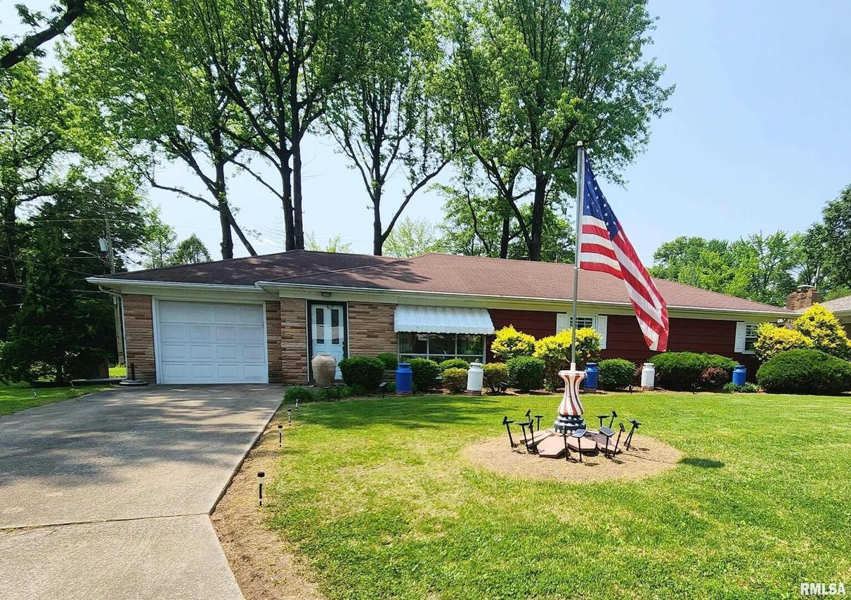 1 N Highland East Pl., Mt Vernon, IL 62864