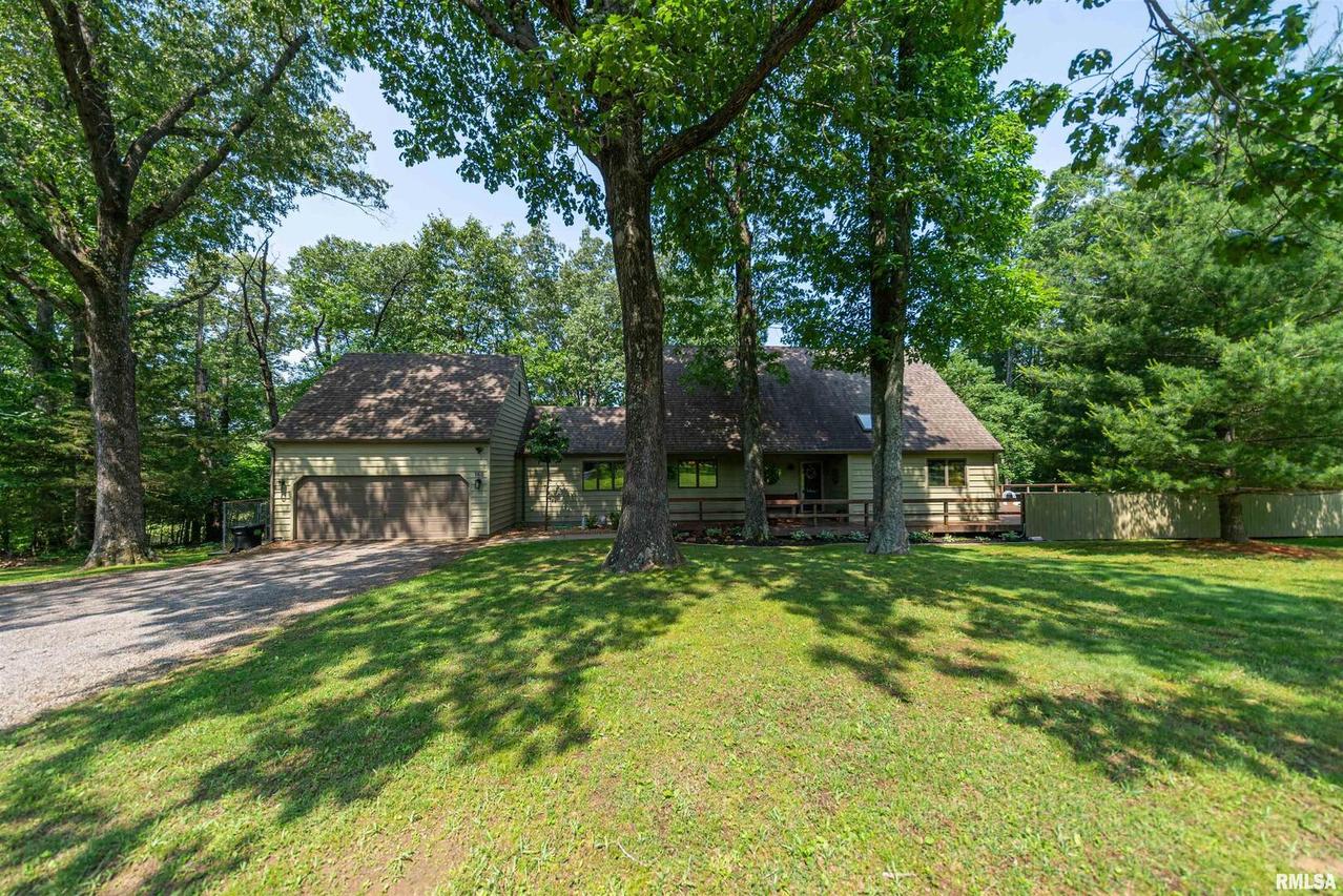 165 Pinehill Ln., Harrisburg, IL 62946