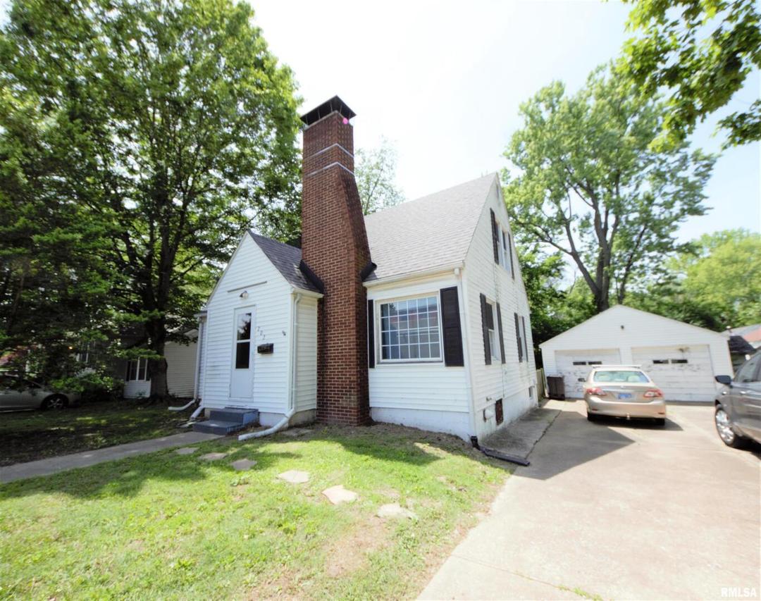 202 N Oakland St., Carbondale, IL 62901