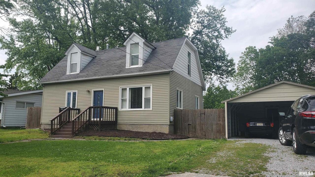 316 E North St., Duquoin, IL 62832