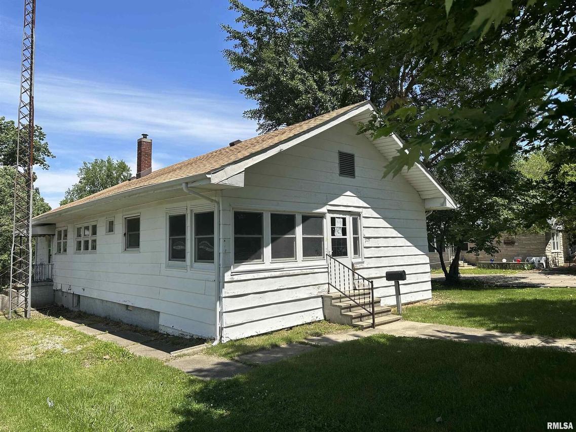 205 S Main St., Zeigler, IL 62999