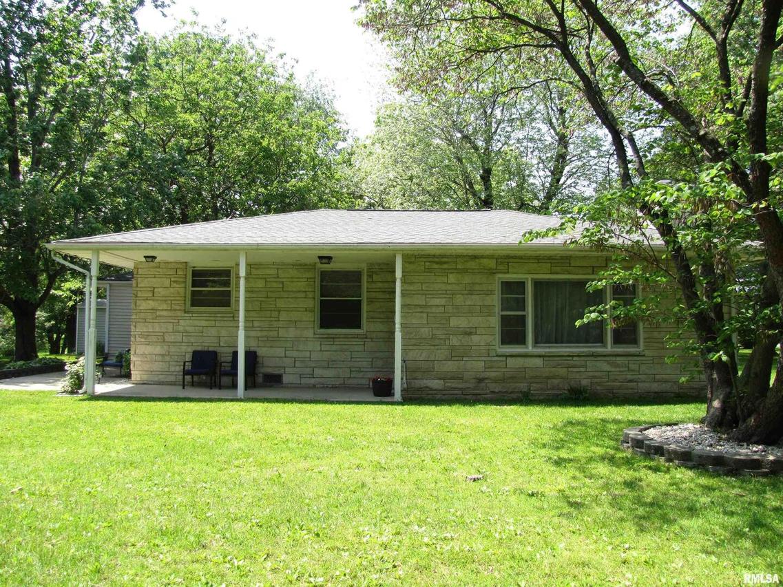 1579 Charleston Rd., Salem, IL 62881