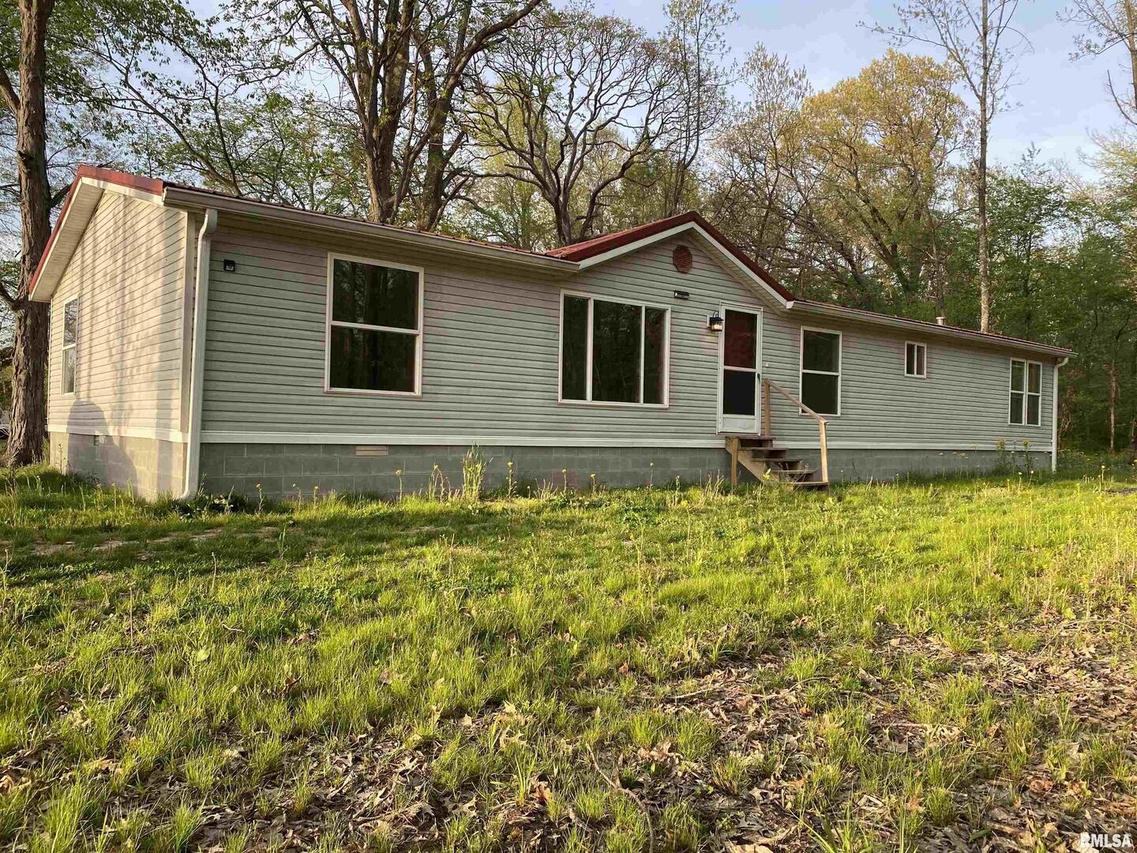 2450 County Farm Rd., Kell, IL 62853