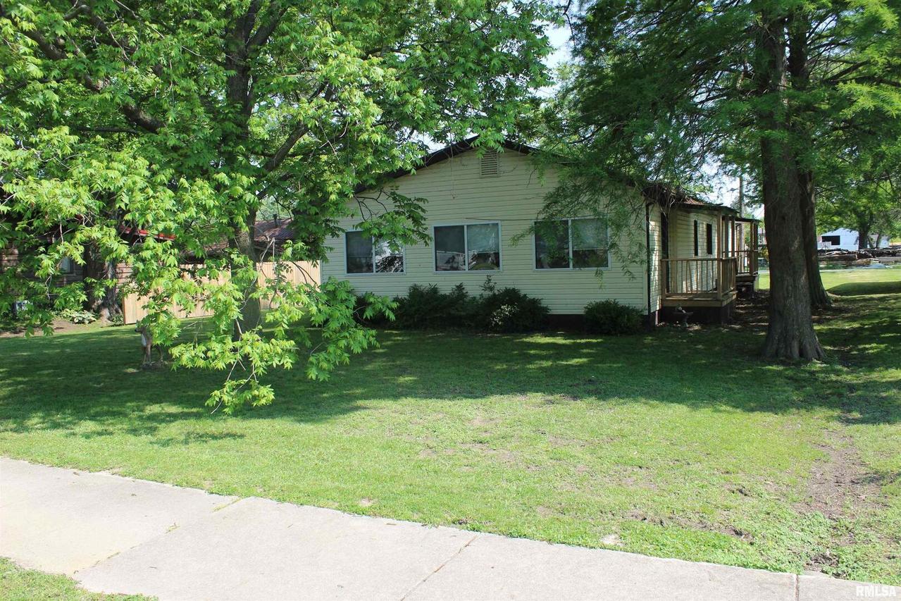 203 W Poplar St., Odin, IL 62870