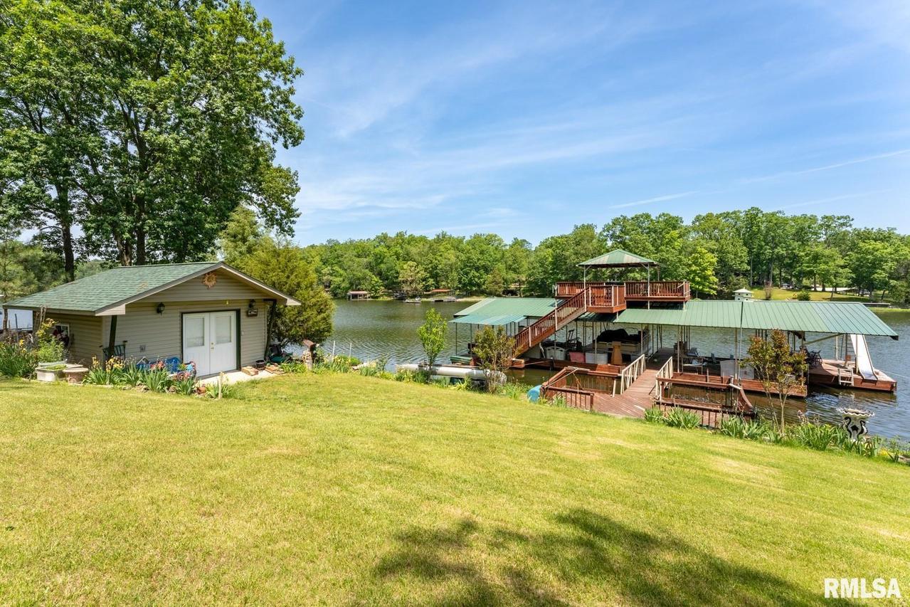 2405 S Lakeshore Dr., Goreville, IL 62939
