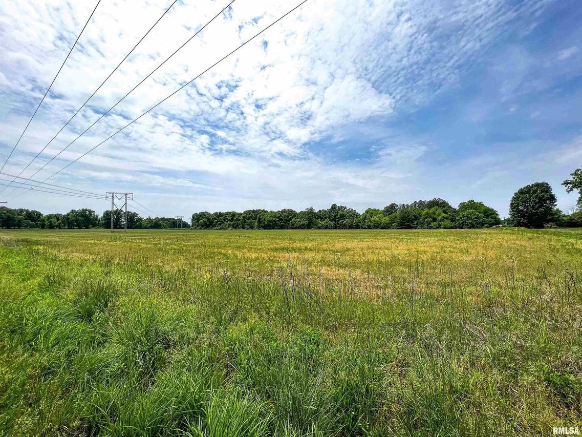 00 Fig Rd., Flora, IL 62839