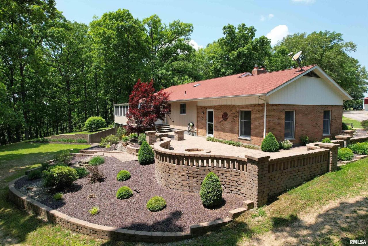 1518 Community Beach Rd., Odin, IL 62870