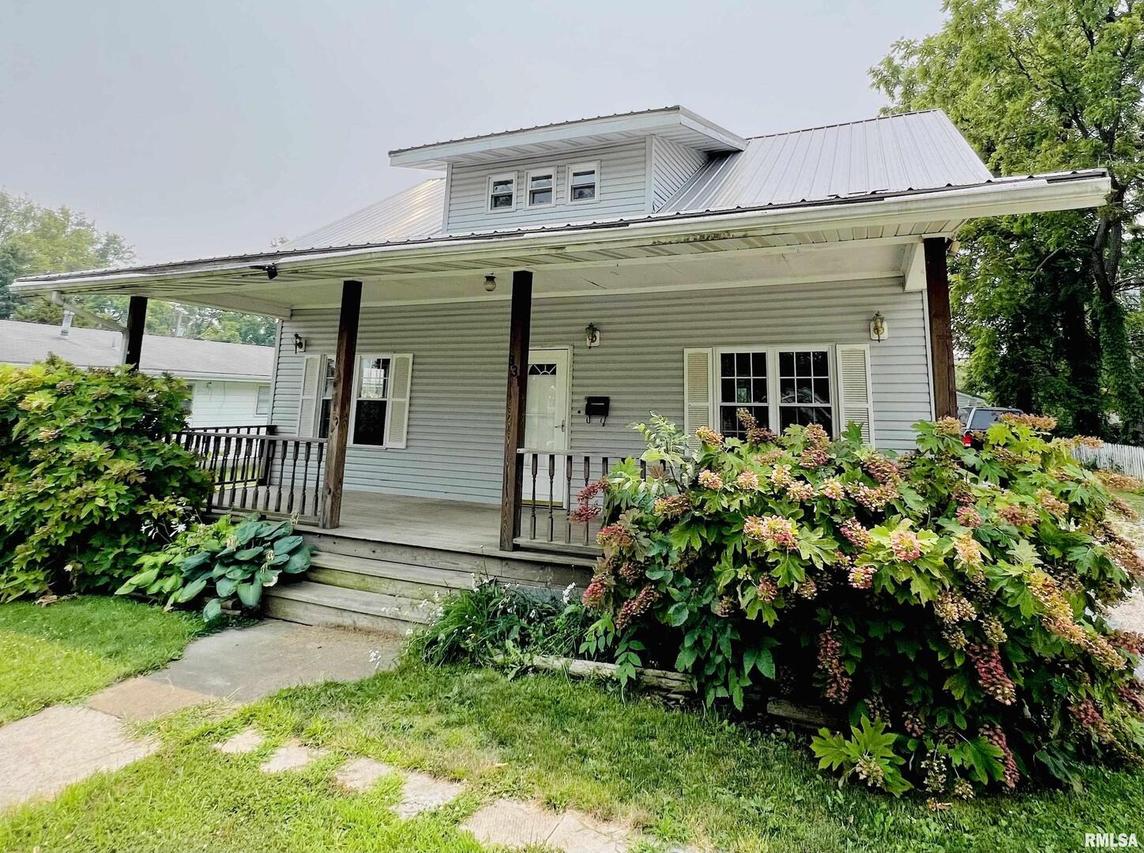 331 E Boone St., Salem, IL 62881