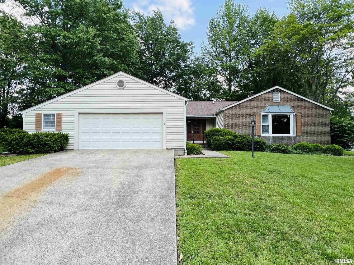 14 Cherry Tree Pl., Harrisburg, IL 62946