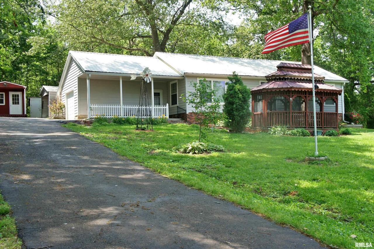 4231 Rosebud Rd., Metropolis, IL 62960