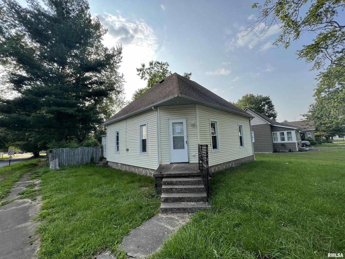 701 N 16th St., Herrin, IL 62948