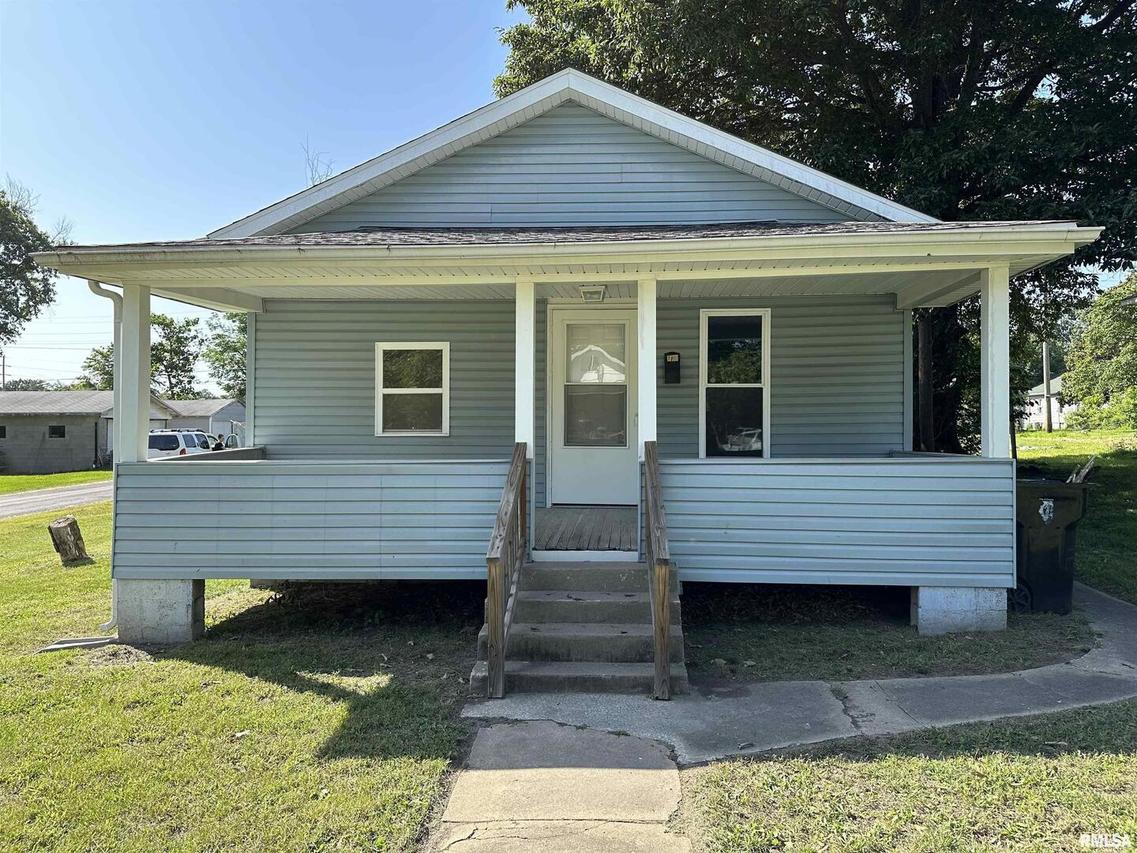 611 Maple St., Zeigler, IL 62999