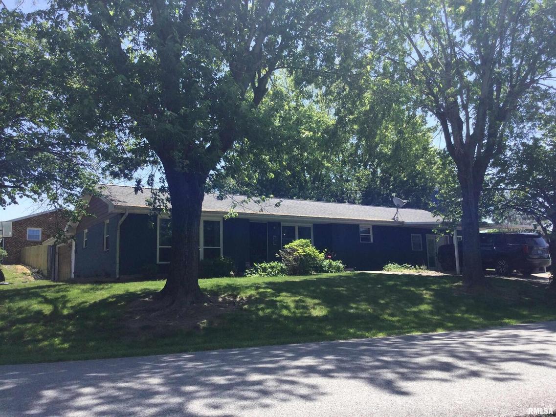 100 Swan Ave., Anna, IL 62906