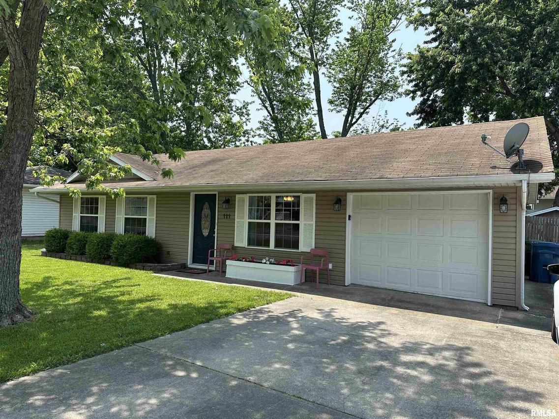 111 Stable Dr., Carterville, IL 62918