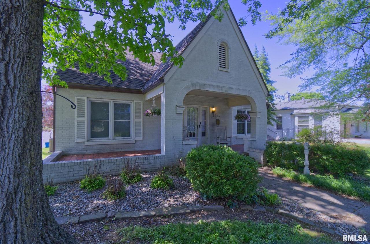 407 S Main St., Anna, IL 62906