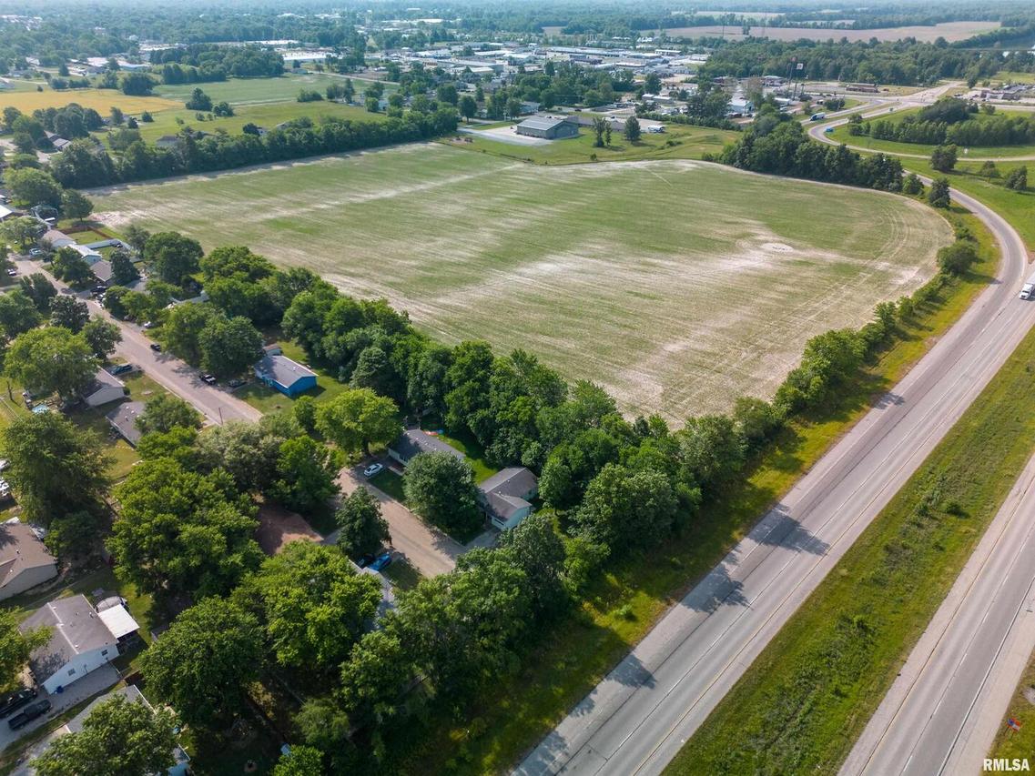 000 Airport Rd., Salem, IL 62881