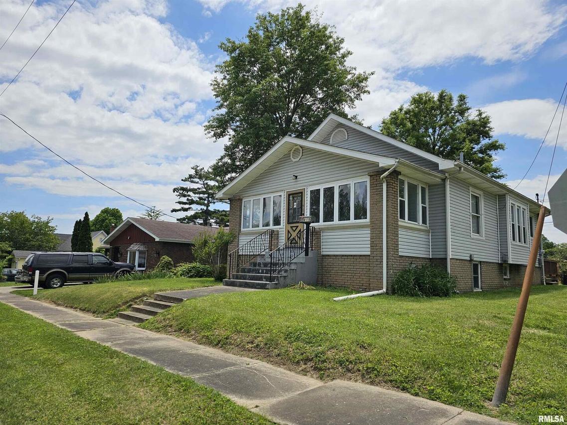 2115 Forest St., Eldorado, IL 62930