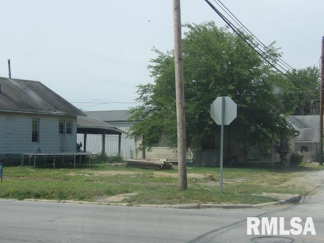 1021 State St., Eldorado, IL 62930