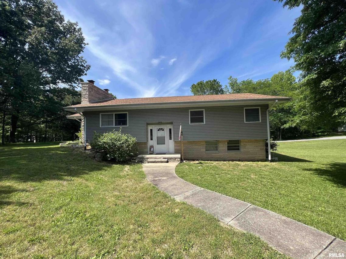 2922 Young Ave., Makanda, IL 62958