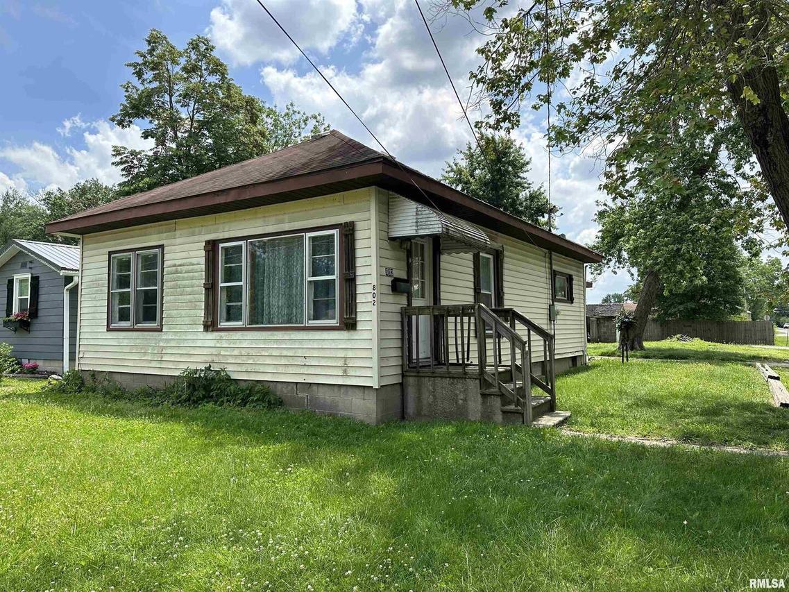 802 E Washington St., Christopher, IL 62822