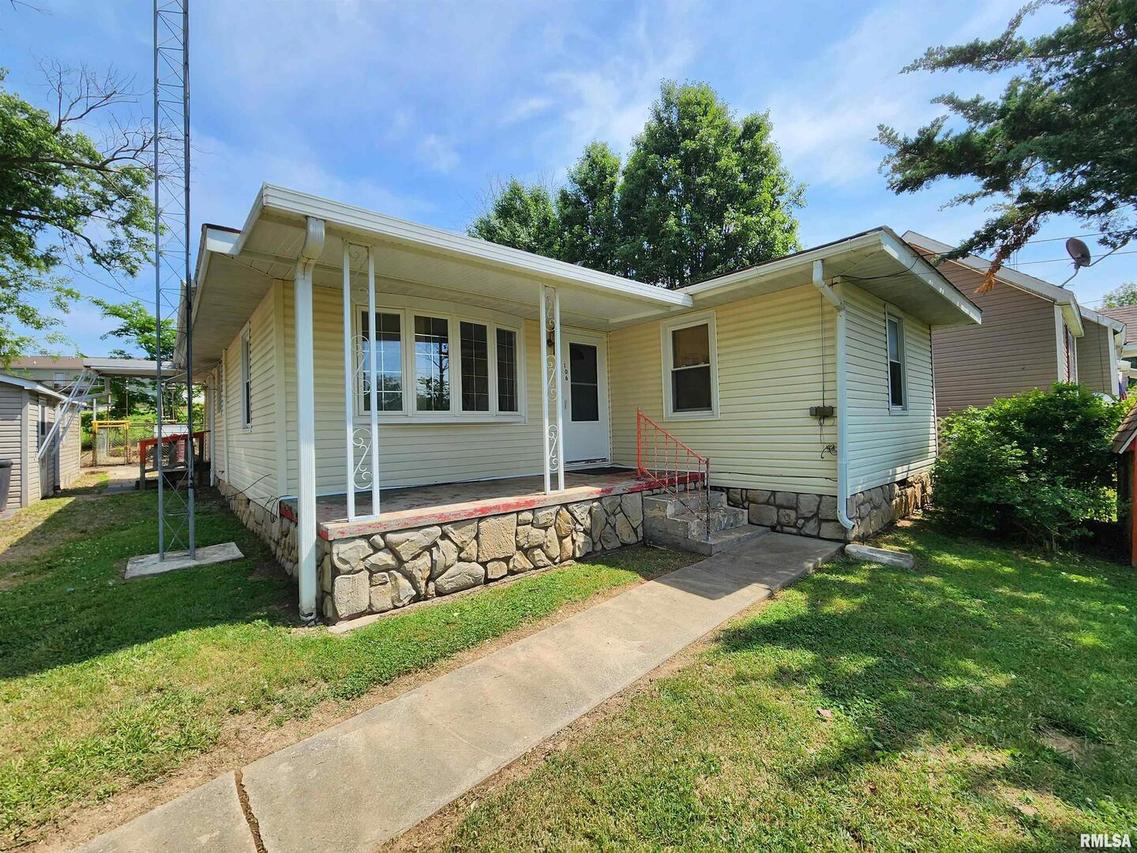 608 W Tyler St., Mcleansboro, IL 62859