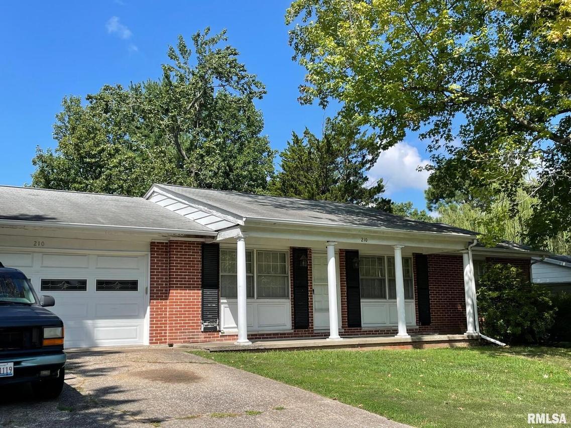 210 S Glenview Dr., Carbondale, IL 62901