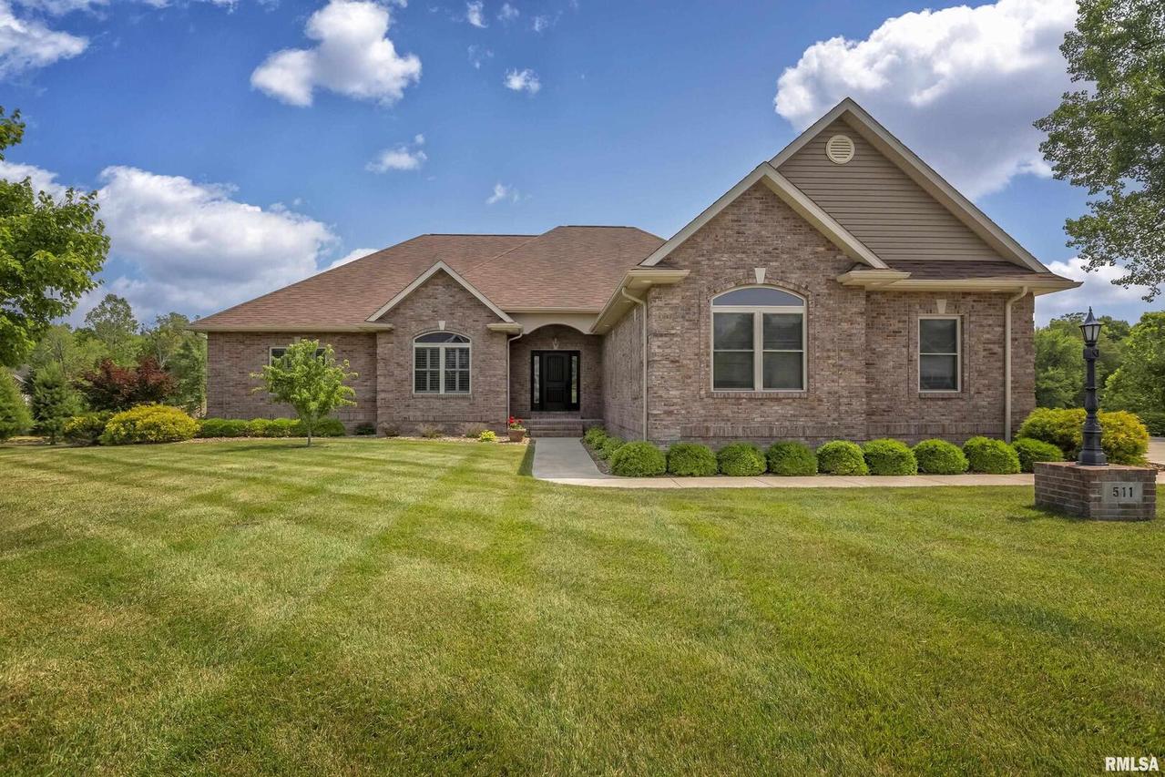 511 David Livingstone Dr., Carterville, IL 62918