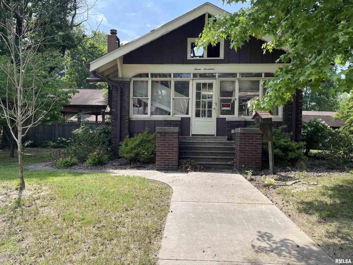 717 S 22nd St., Herrin, IL 62948