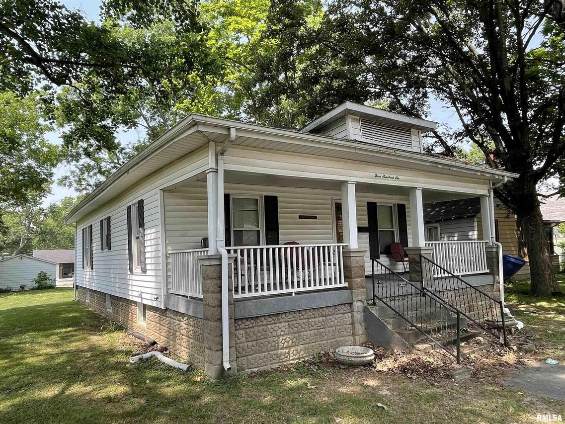 406 S Church St., Carmi, IL 62821