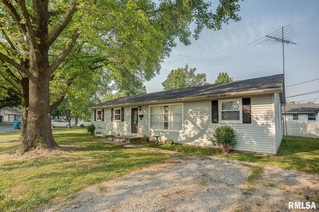 10 Redwood Dr., Centralia, IL 62801