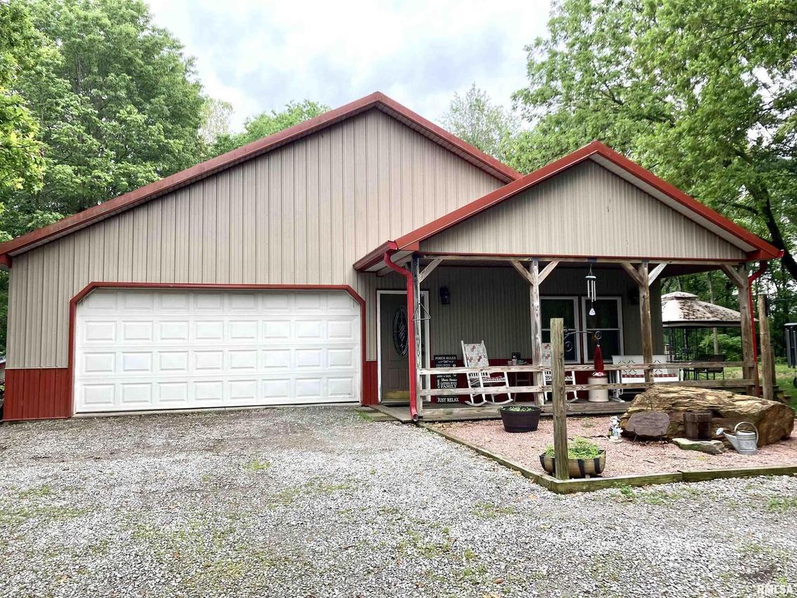 345 Haulage Rd., Vergennes, IL 62994