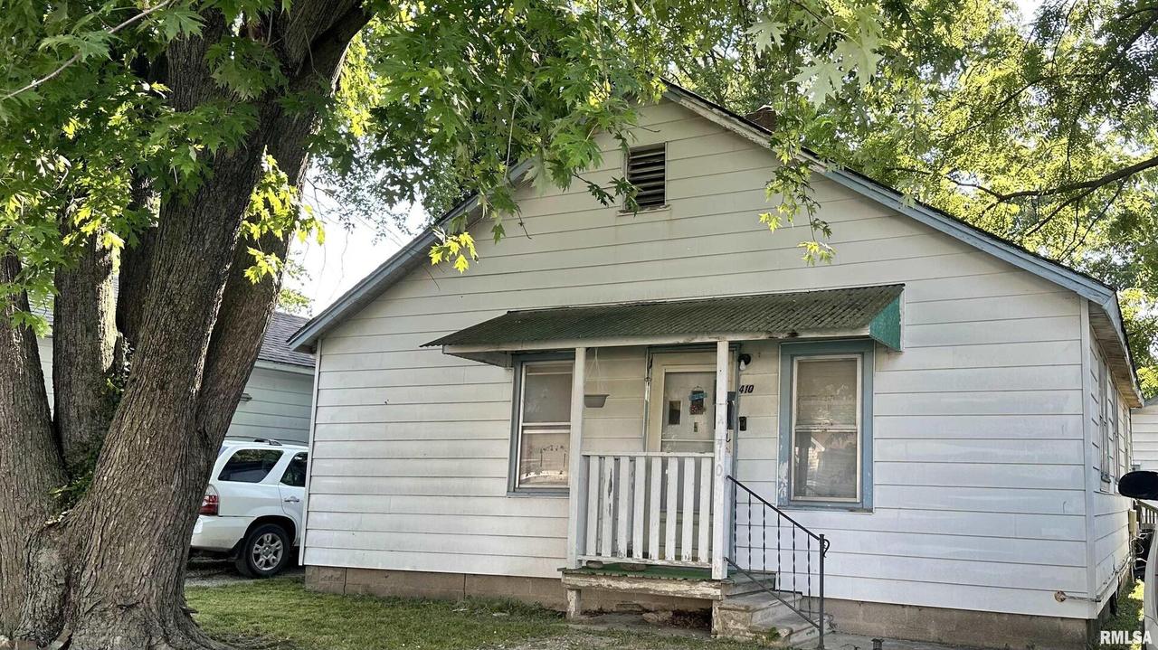 410 S College, Salem, IL 62881