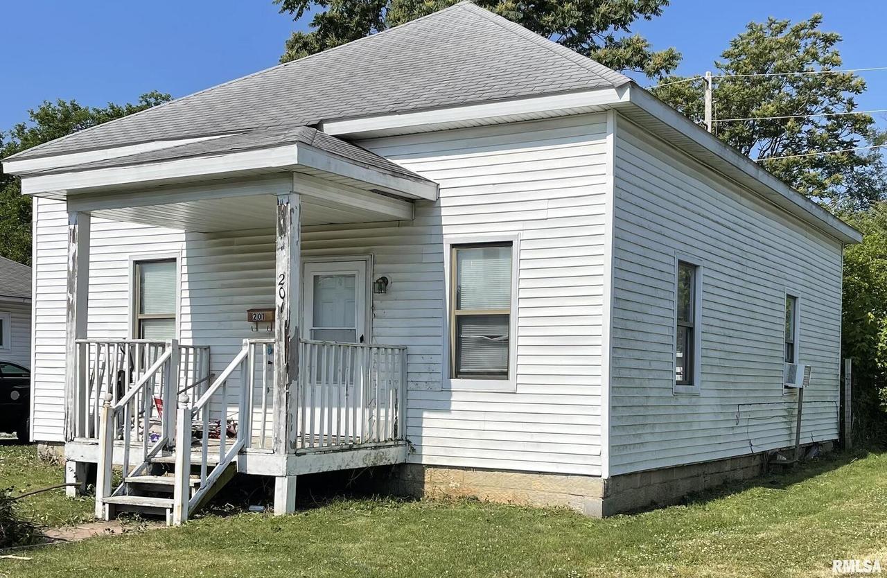201 S Lincoln St., Salem, IL 62881