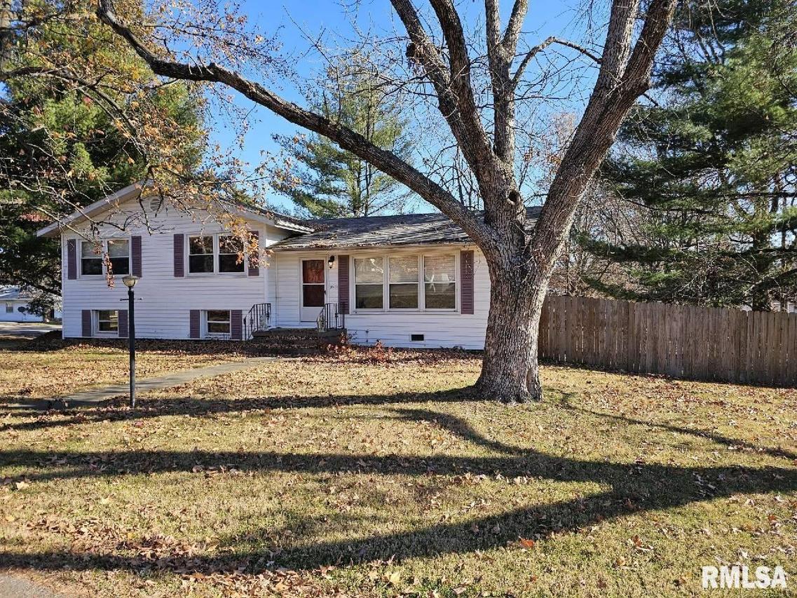 900 Blueberry Hill Ave., Mt Vernon, IL 62864