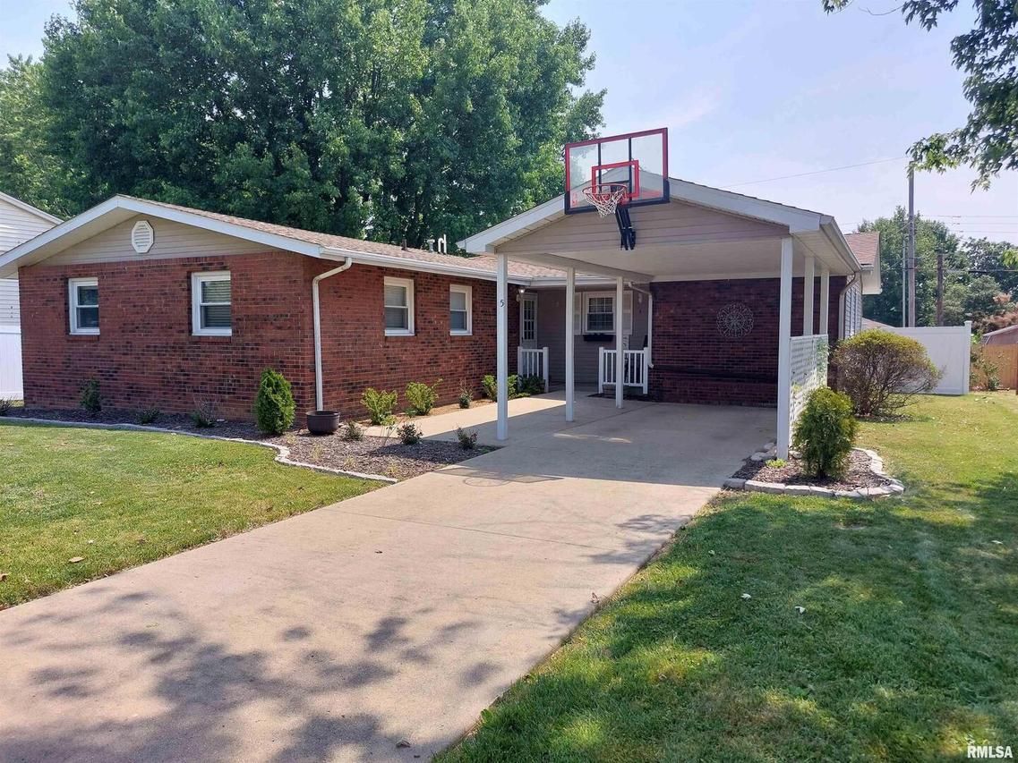 5 E Crownview, Mt Vernon, IL 62864