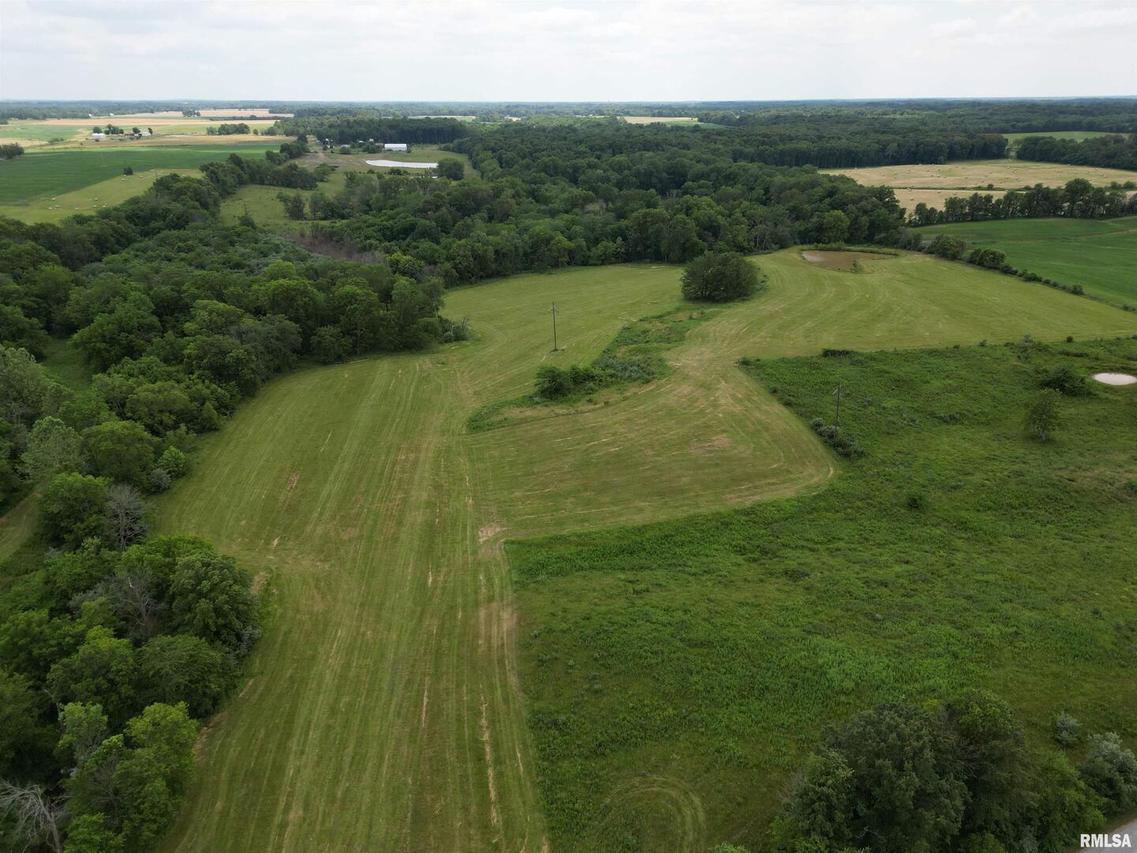 000 E Salisbury Rd., Waltonville, IL 62894