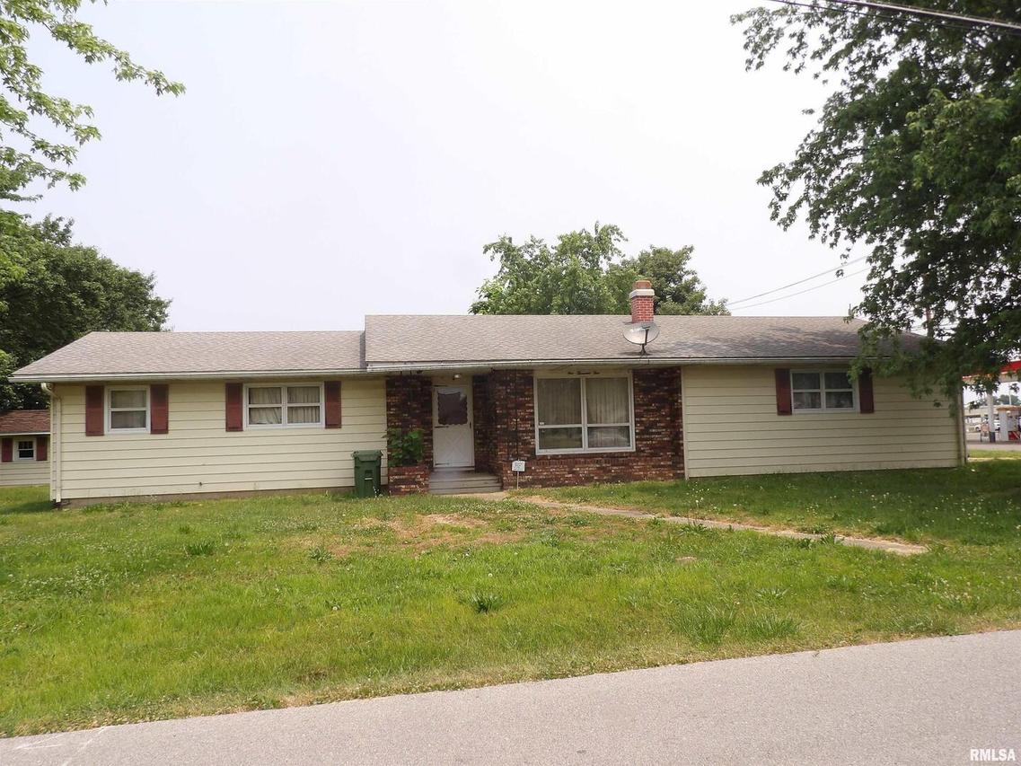 1005 W Church St., Benton, IL