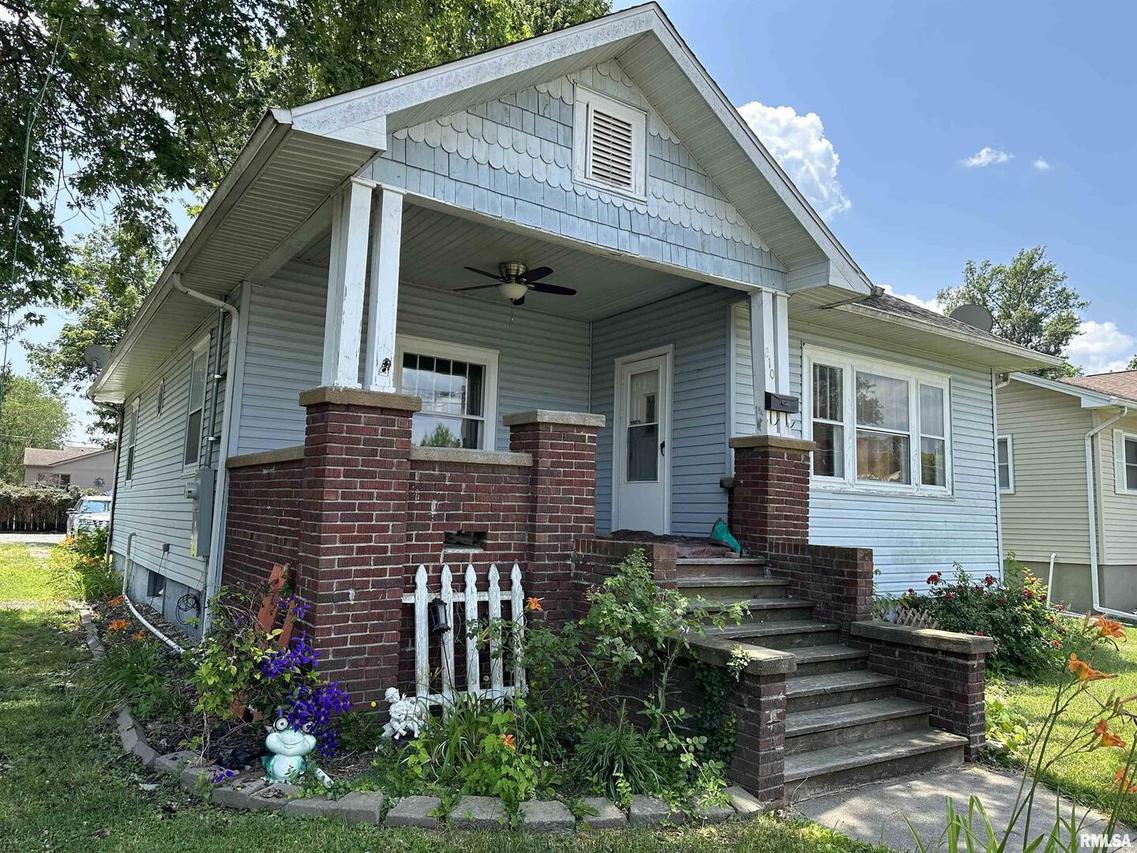210 Mitchell St., Benton, IL 62812