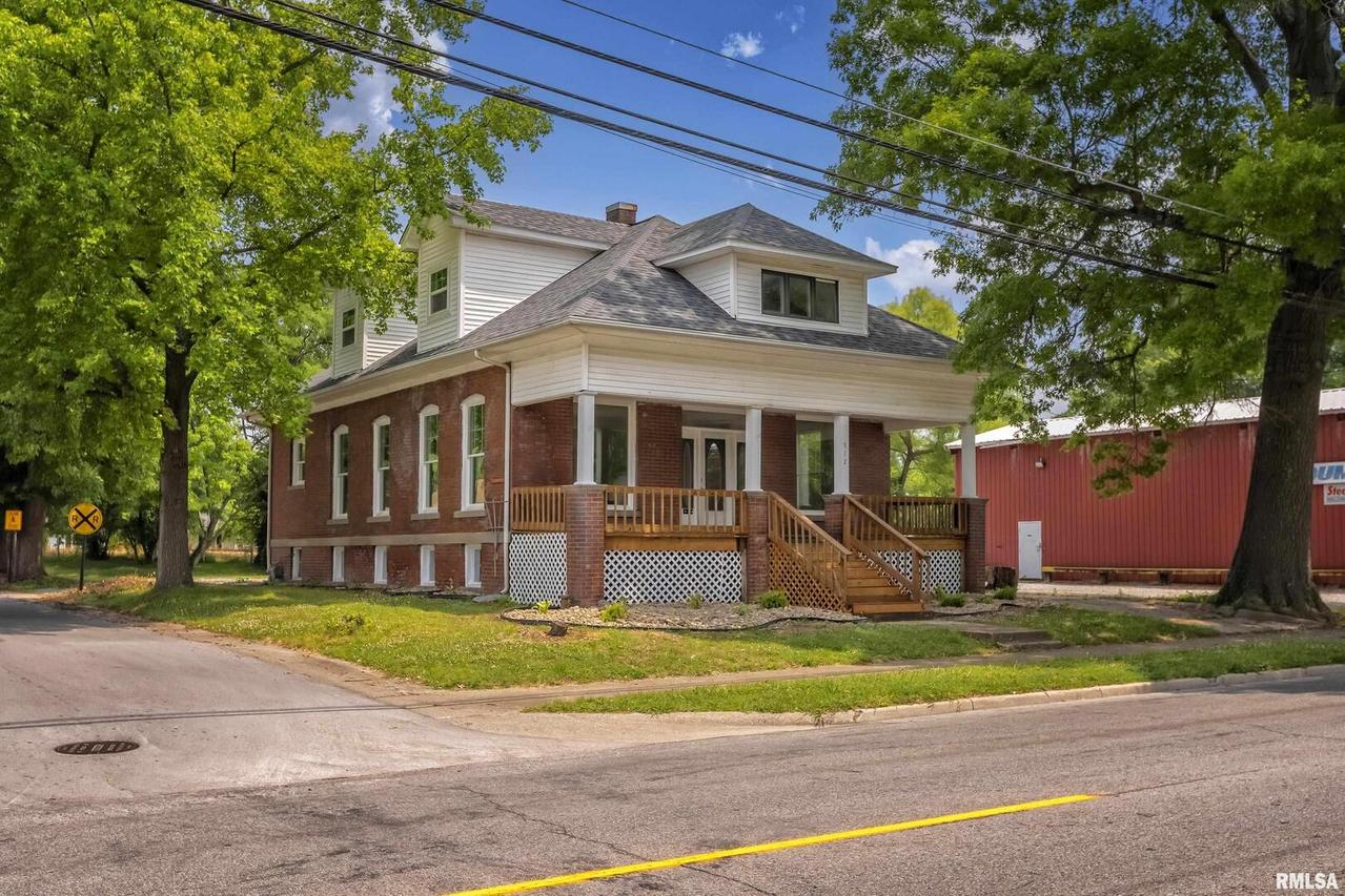 912 E Main St., Marion, IL 62959