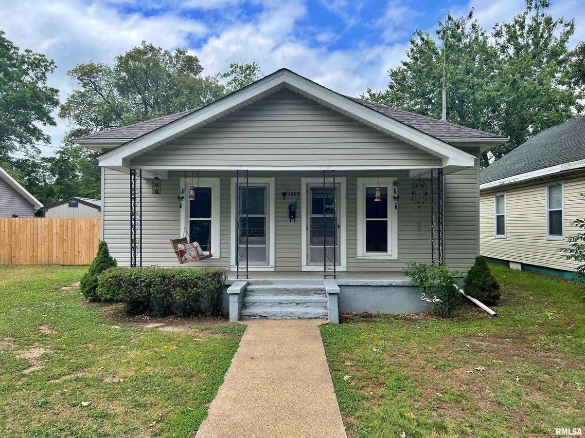 1207 North Ave., Metropolis, IL 62960