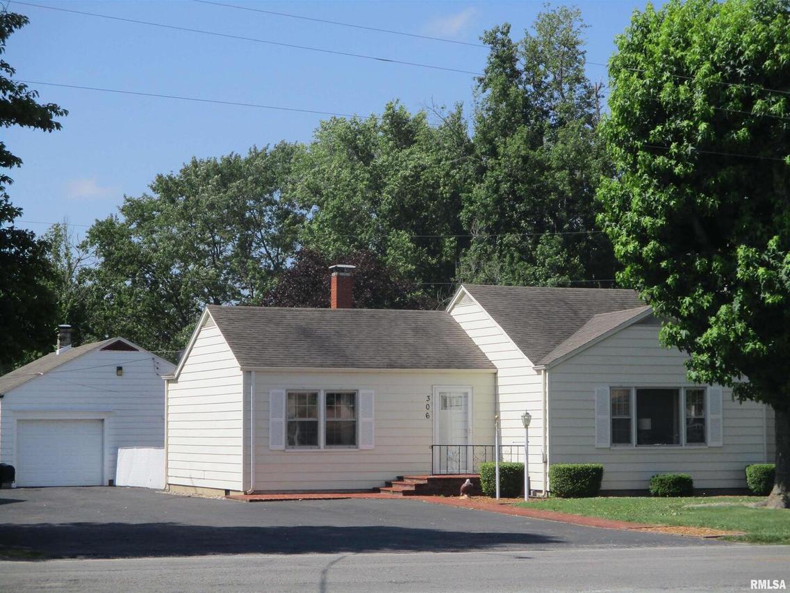 306 Bailey Ln., Benton, IL 62812