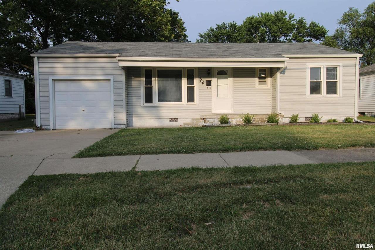 704 S Willow St., Effingham, IL 62401